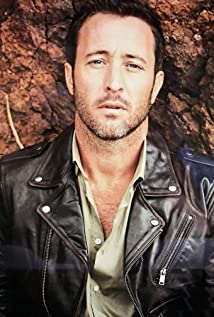 Alex O'Loughlin