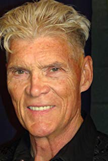 Everett McGill